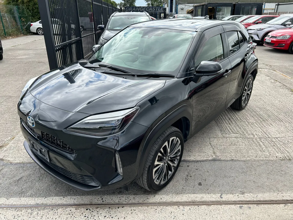 TOYOTA YARIS CROSS, 1.5 HYBRID AUTO LOW KMS - Image 3