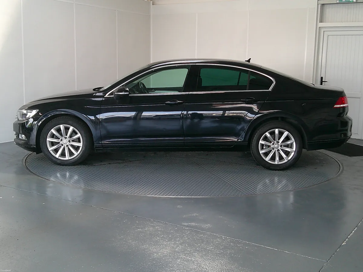 Volkswagen Passat 2016 - Image 4