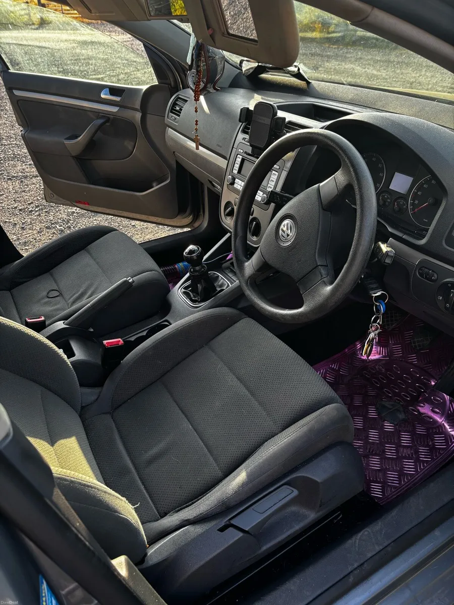 Car - Image 2