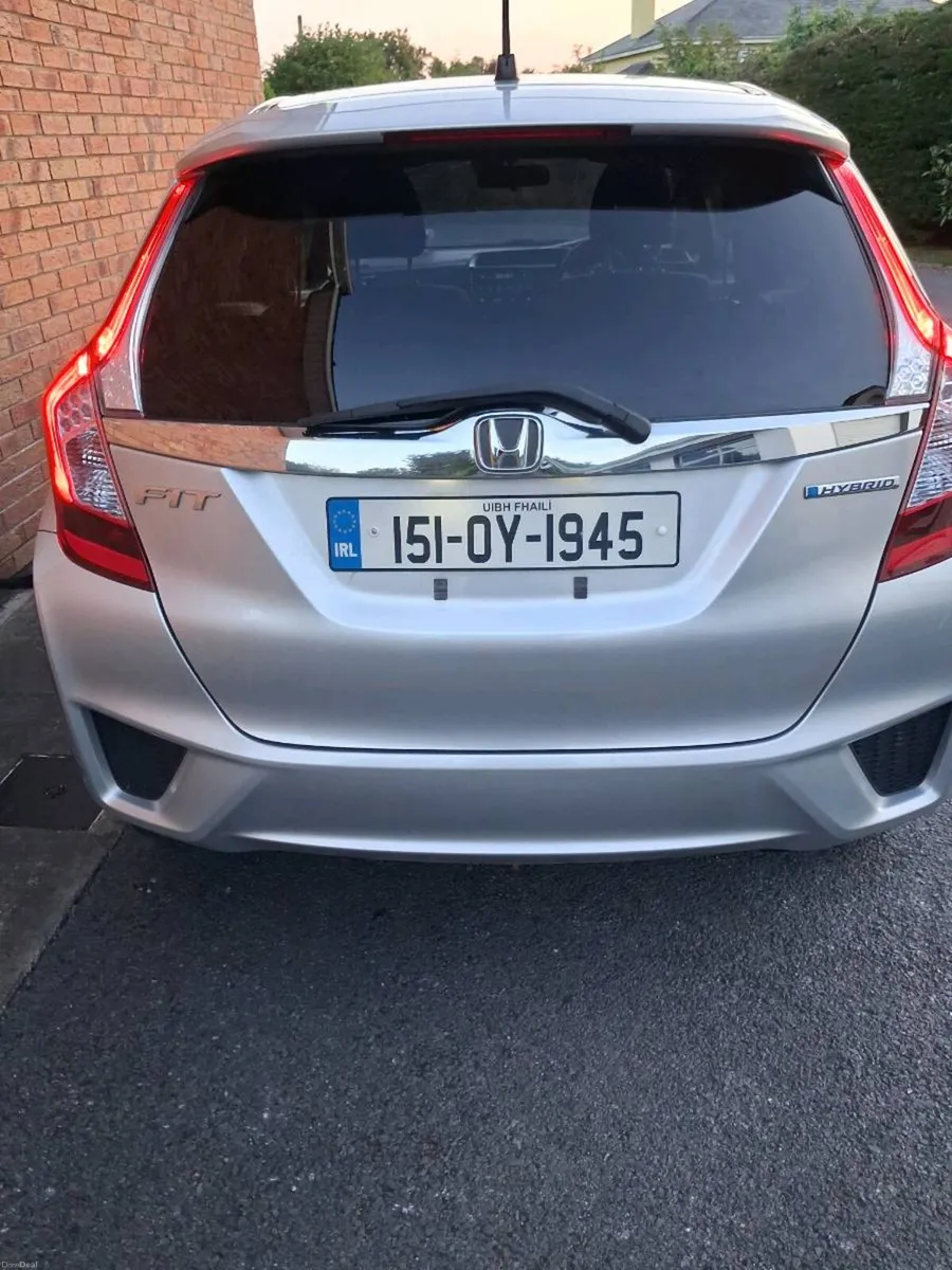 Automatic honda fit hybrid 5dr - Image 3
