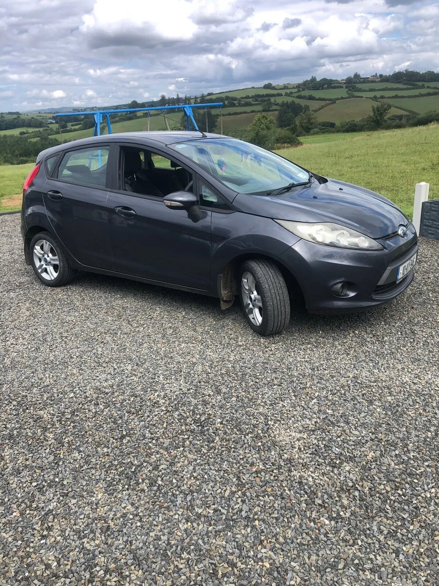 10 Ford fiesta 1.25 - Image 2