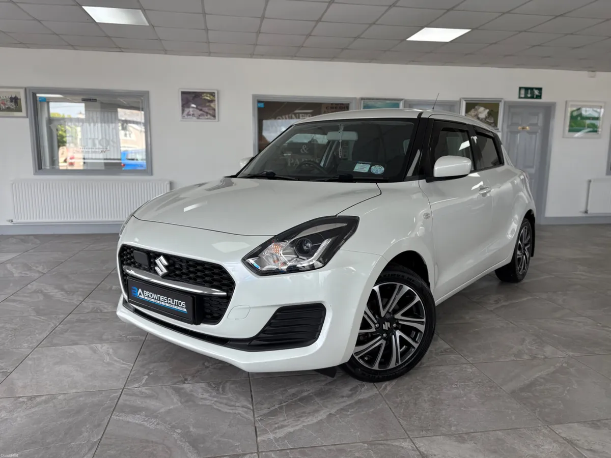 2021 Suzuki Swift SZ5 1.2L Petrol LOW MILAGE - Image 2
