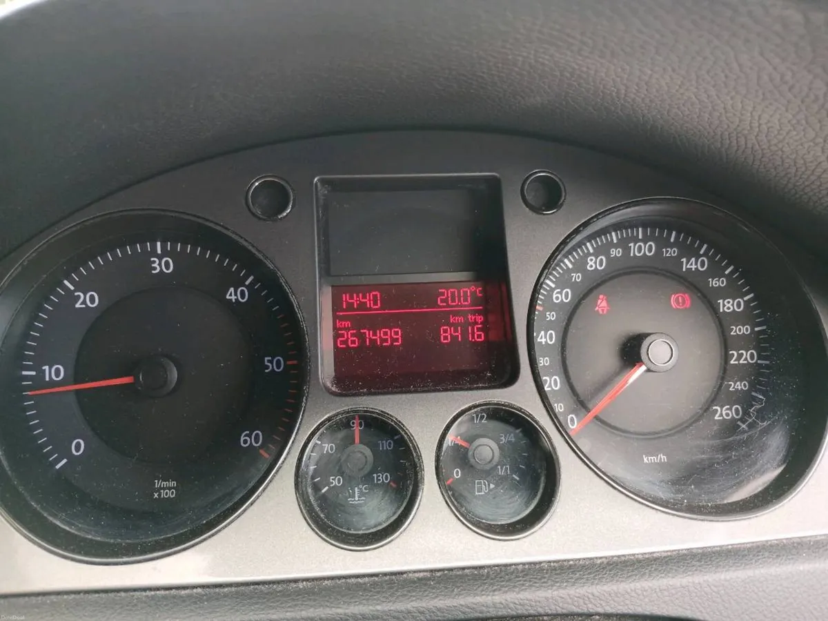 LEGENDARY 1.9TDI NCT & TAX VERY LOW KMS TOW HITCH - Image 5