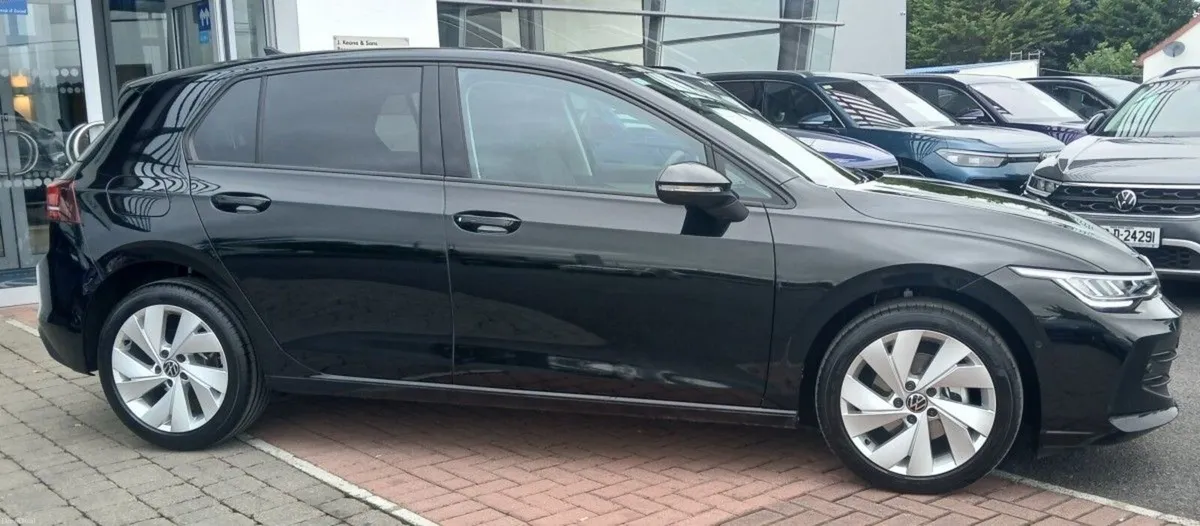 Volkswagen Golf EDITION 75 1.5 TSI 116HP **APP CON - Image 2