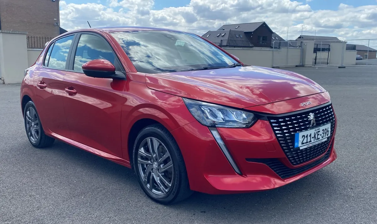 Peugeot 208 2021 puretech Auto 1.2 - Image 1