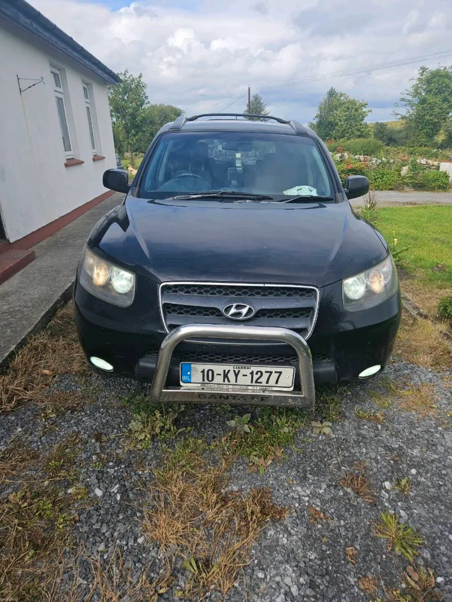 Hyundai santa fe  2010 - Image 2