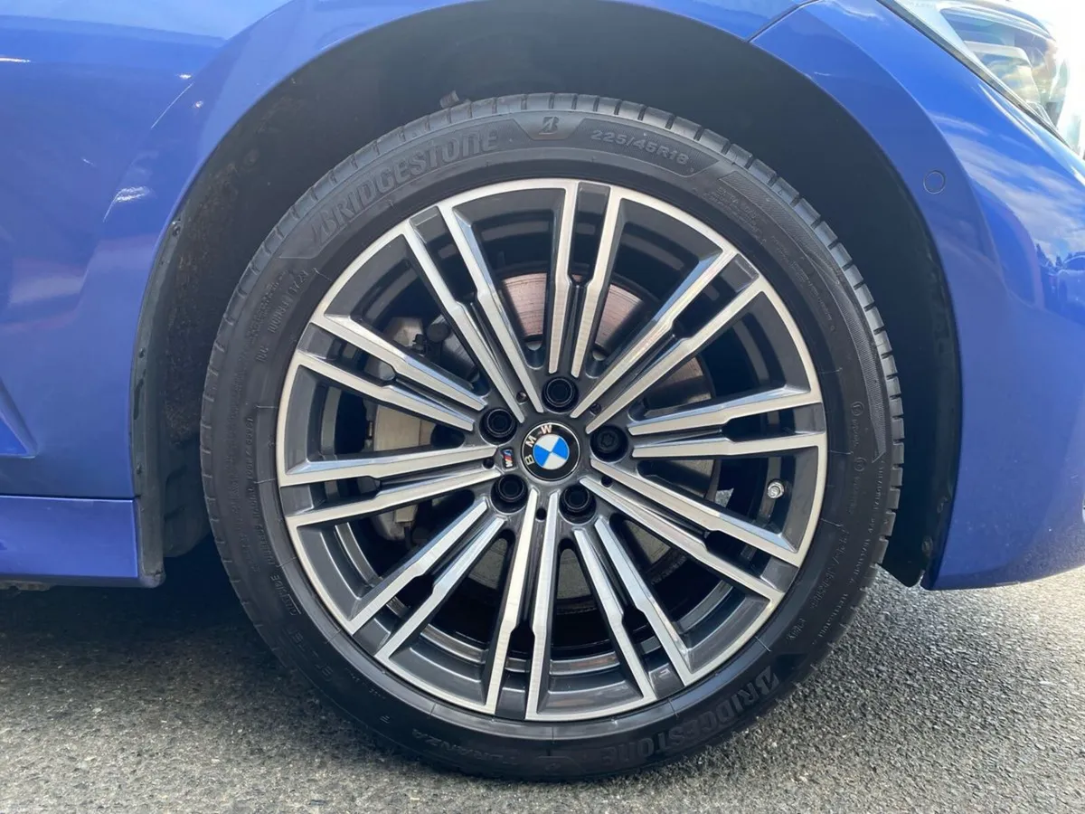 BMW 3-Series 330e M Sport - Image 5