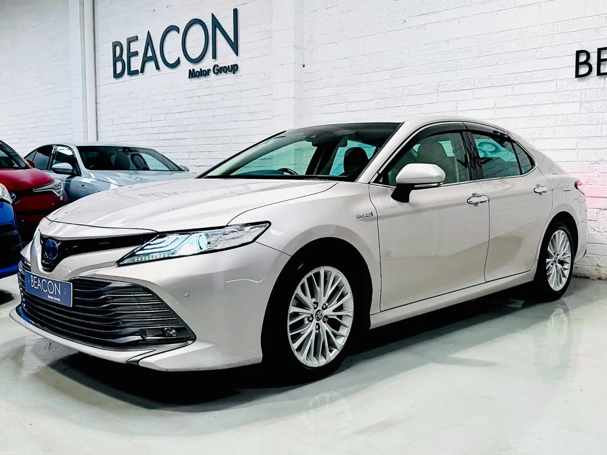 *36,000 MILES*HYBRID PLATINUM TOYOTA CAMRY  2.5 AU - Image 3