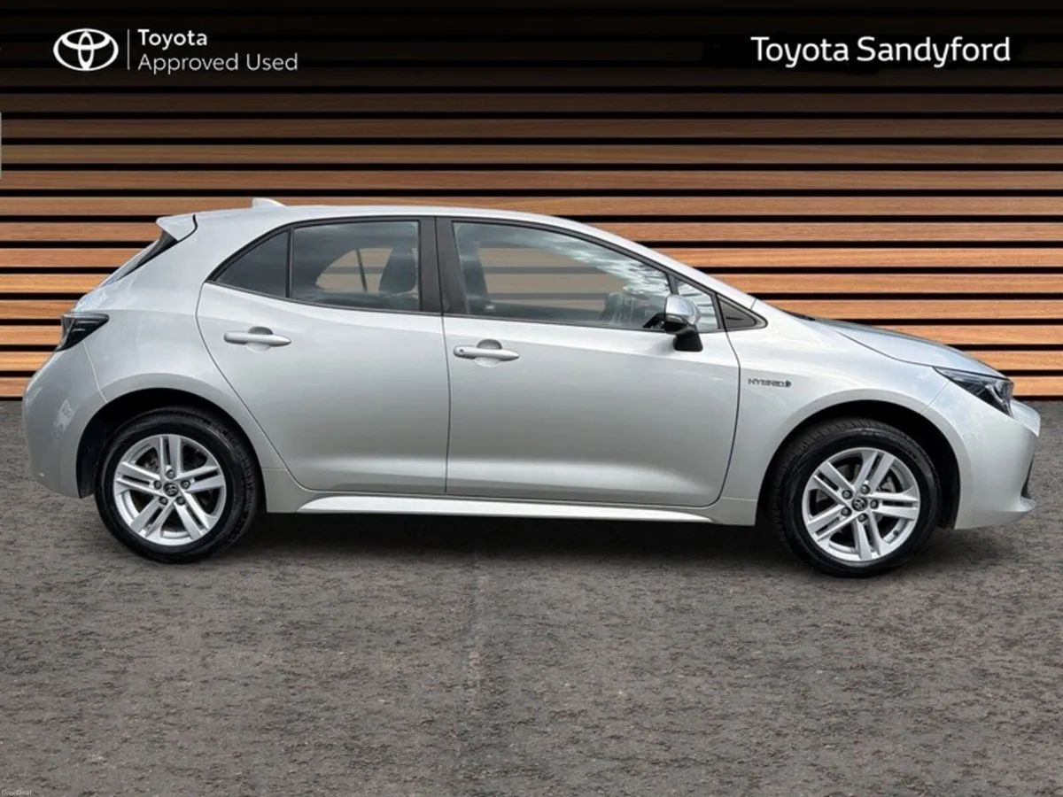 Toyota Corolla HYBRID LUNA HATCHBACK // REAR CAMER - Image 3