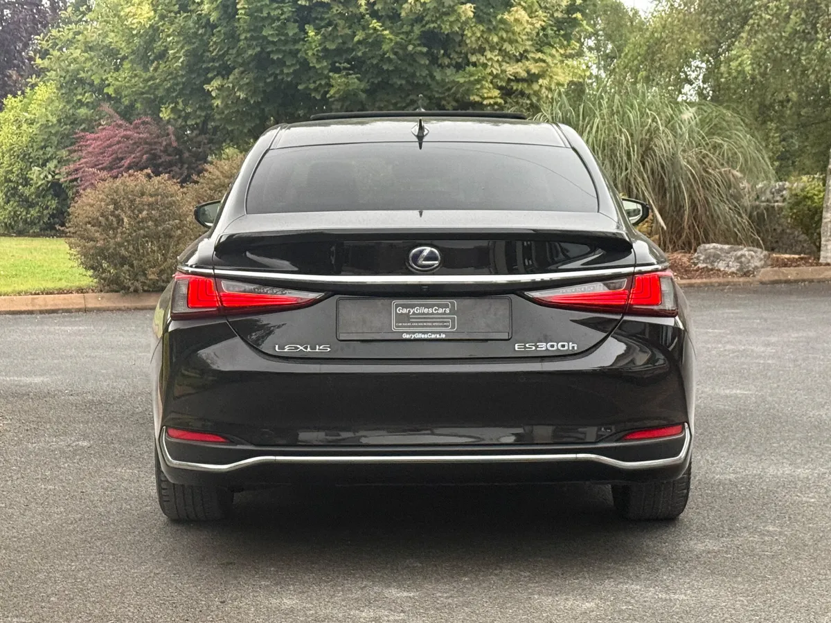 Immaculate 201 Lexus ES300h! - Image 6
