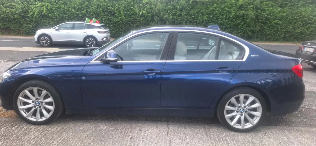 BMW 330e SE Petrol Plug-in Hybrid - Image 4