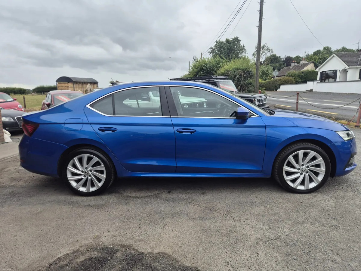 2022 SKODA OCTAVIA 2.0 TDI MANUAL - Image 3