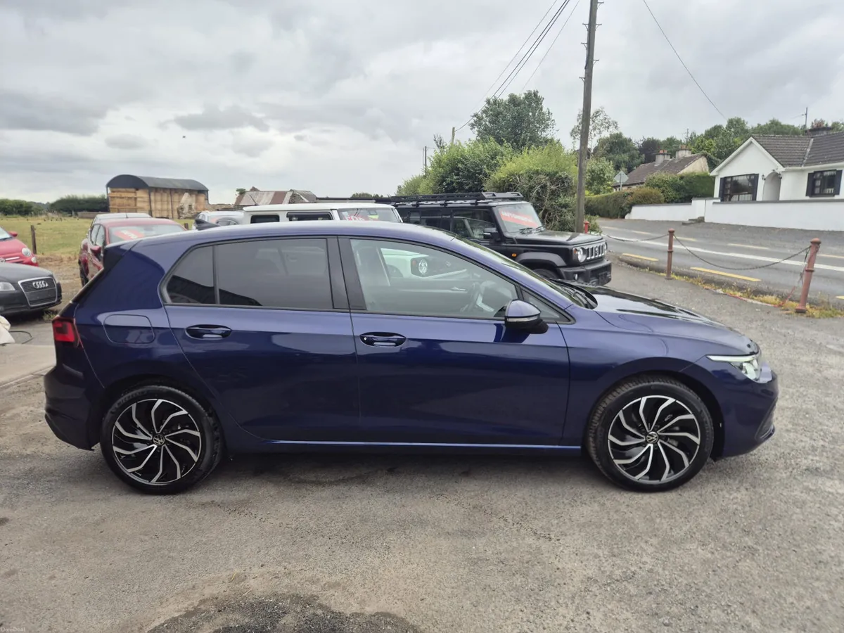 2023 VOLKSWAGEN GOLF TDI ONLY 8KMS - Image 4