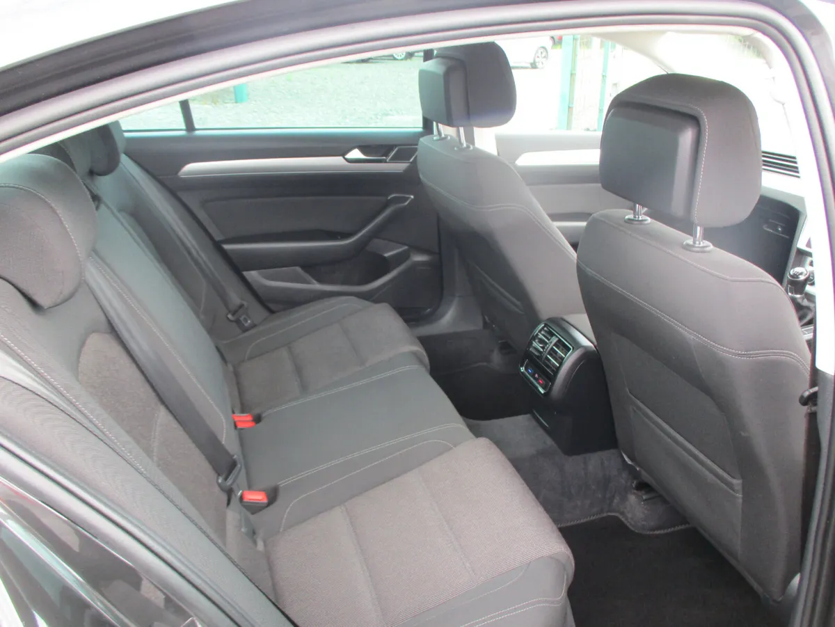 Volkswagen Passat 2019 2.0TDI 150BHP COMFORTLINE - Image 6