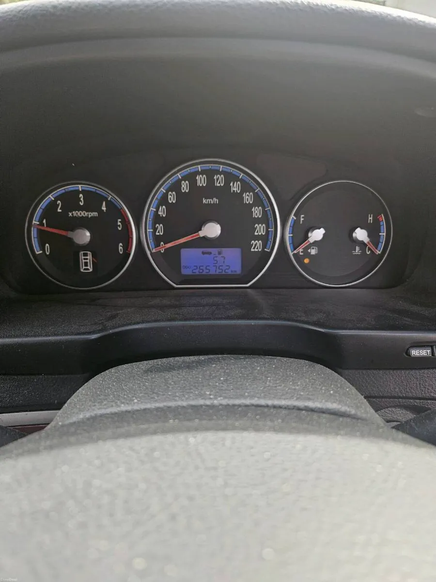 Hyundai santa fe  2010 - Image 6