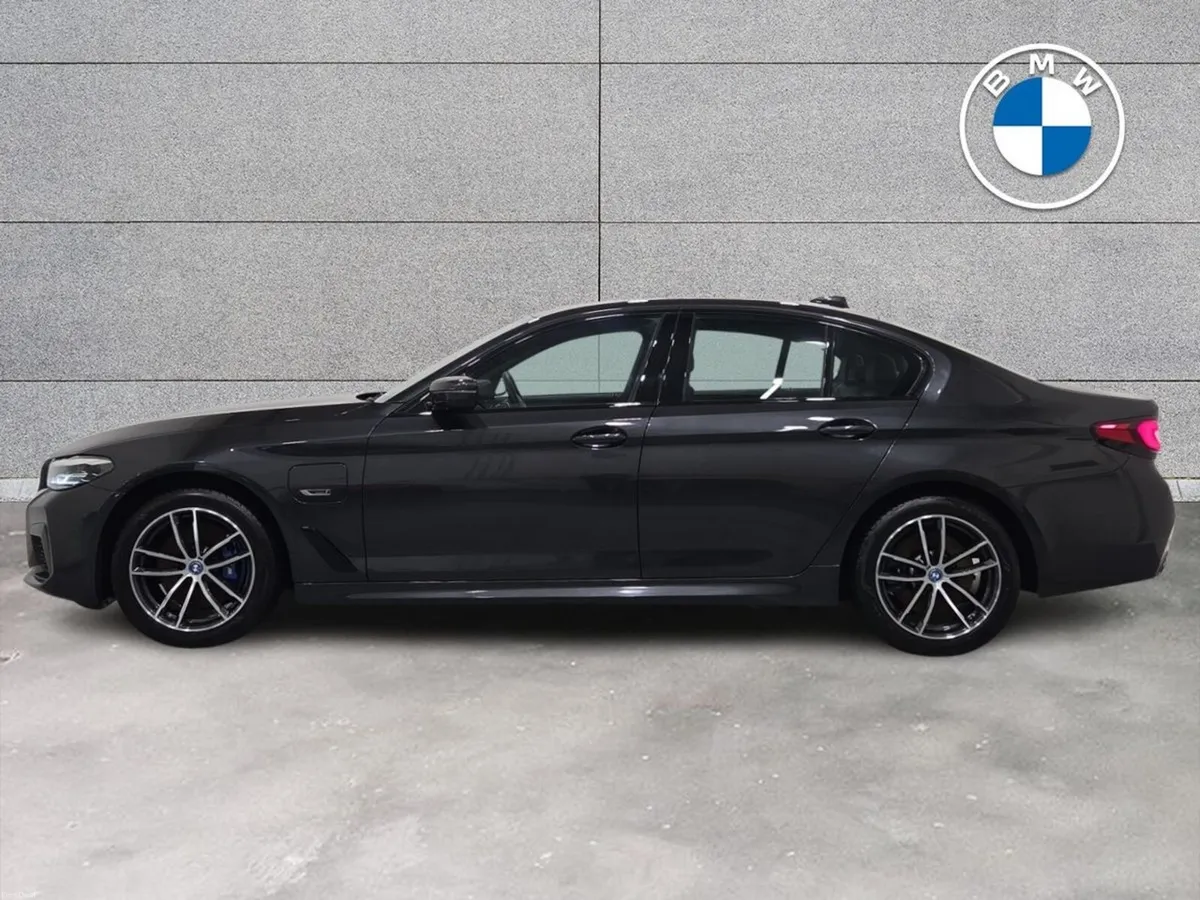 BMW 5-Series 530e M Sport Saloon - Image 3