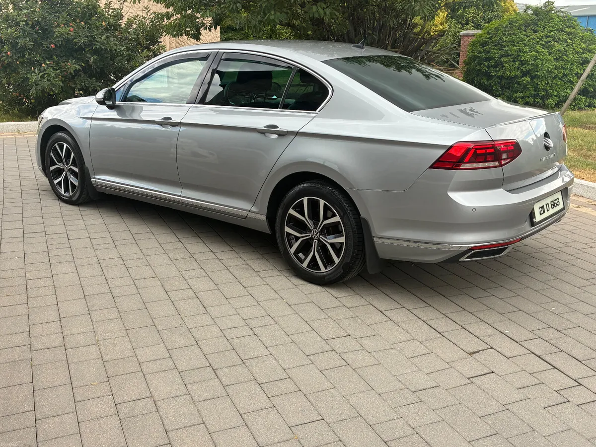 2021 Volkswagen Passat highline business edition - Image 3