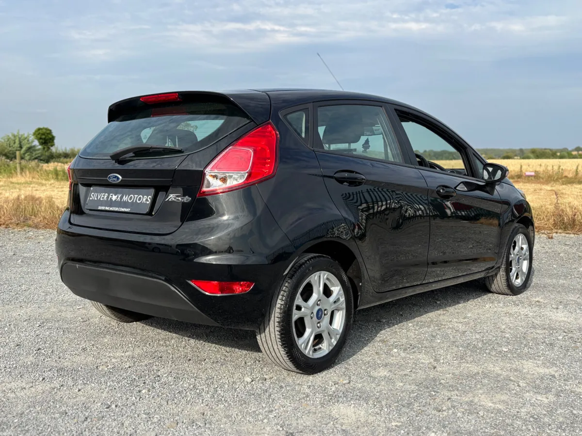 Ford Fiesta 2015 - Image 5