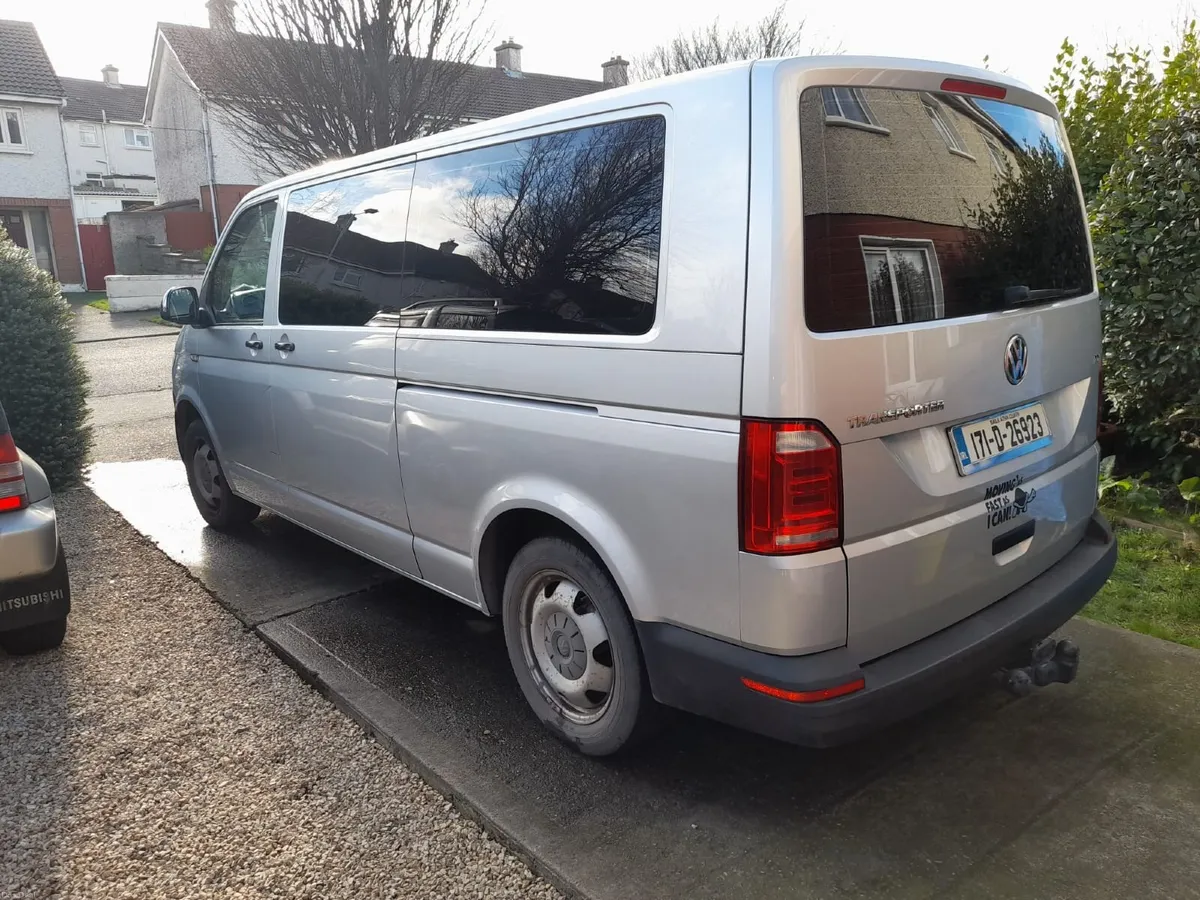 Volkswagen Transporter Kombi - Image 2