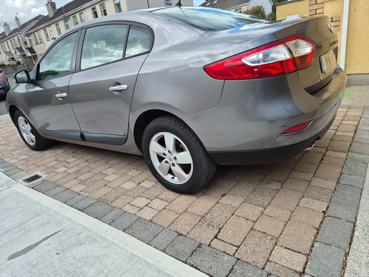 Renault Fluence 2011 - Image 5