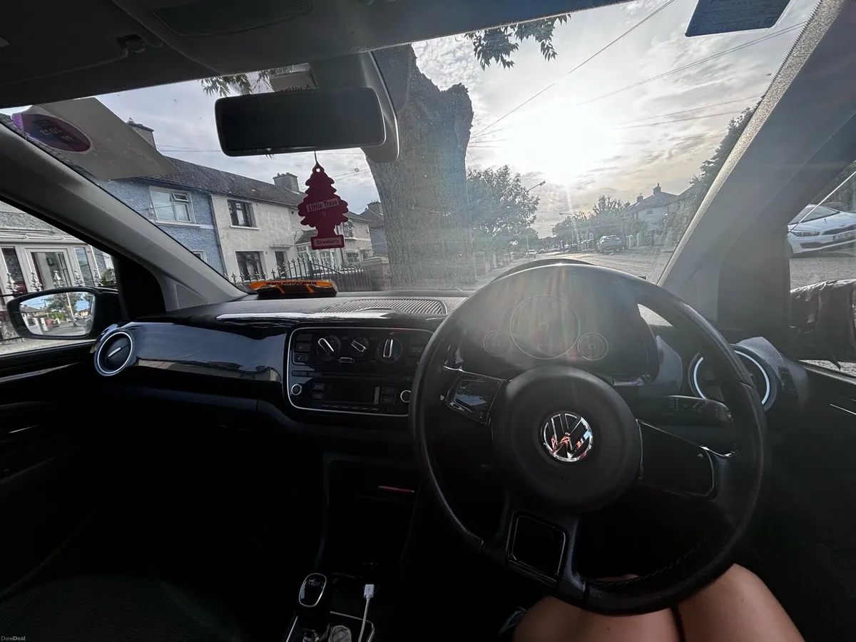 Volkswagen UP! - Image 5