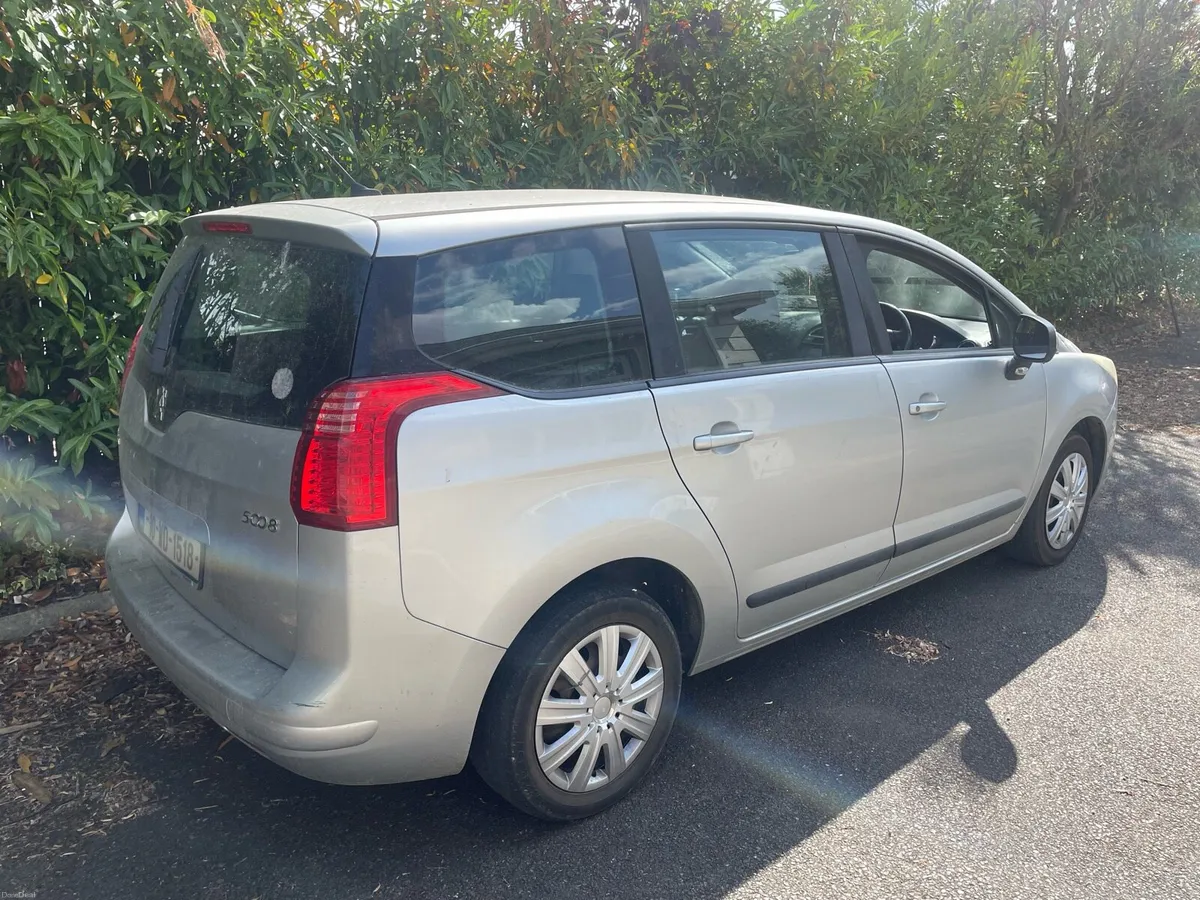 10 Peugeot 5008 Hdi “ Tow away “ €495 - Image 2