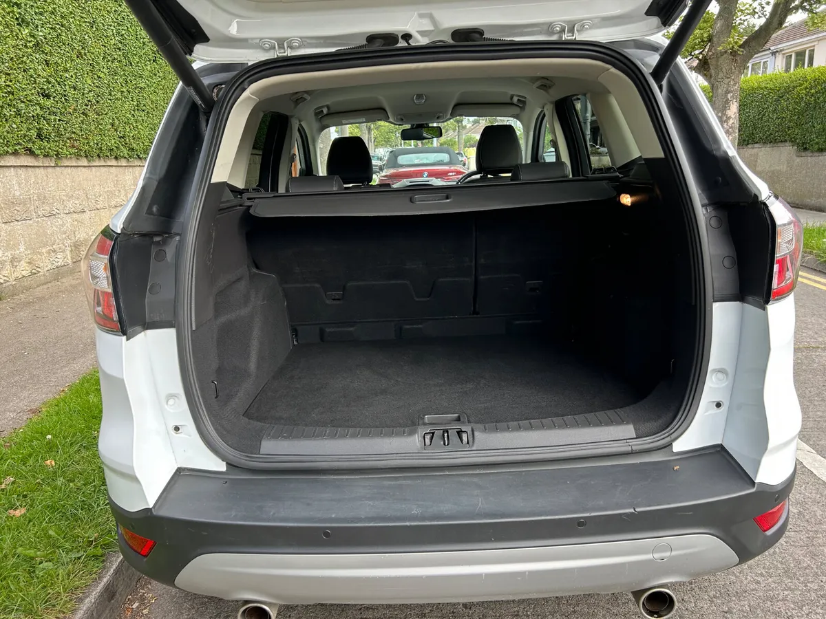2018 FORD KUGA COMMERCIAL CREW CVRT JANUARY 27 - Image 6
