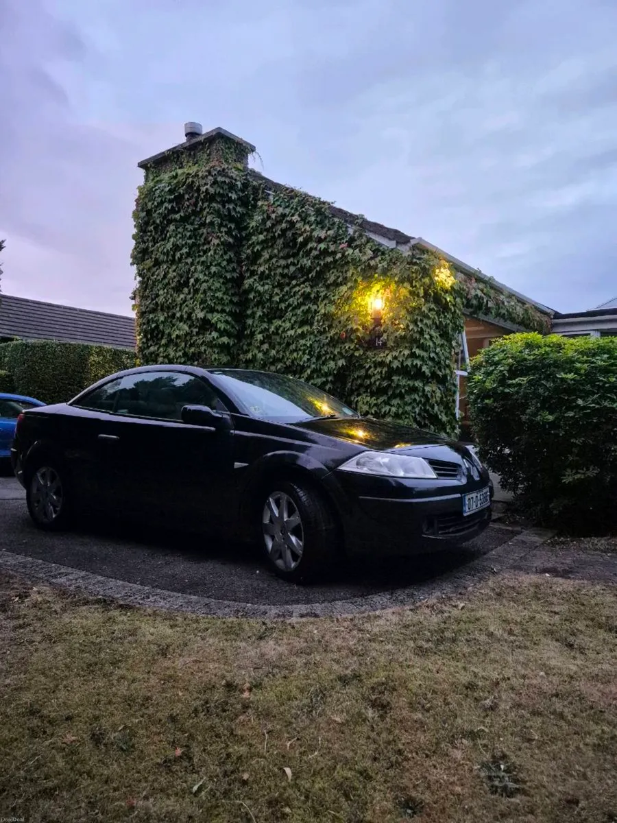 Renault Cabrio Low milage, leather, convertible - Image 6