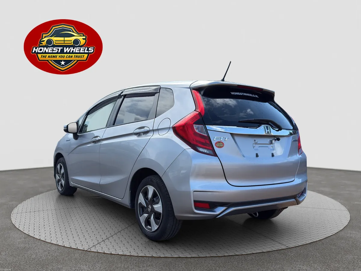 2018 Honda Fit 1.5L Hybrid Automatic - Image 5