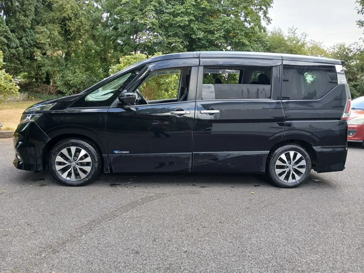 Nissan Serena 8 Seater Hybrid - Image 4