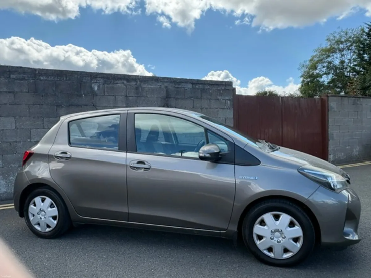 Toyota Yaris 2017 HYBRID IRISH CAR - Image 2