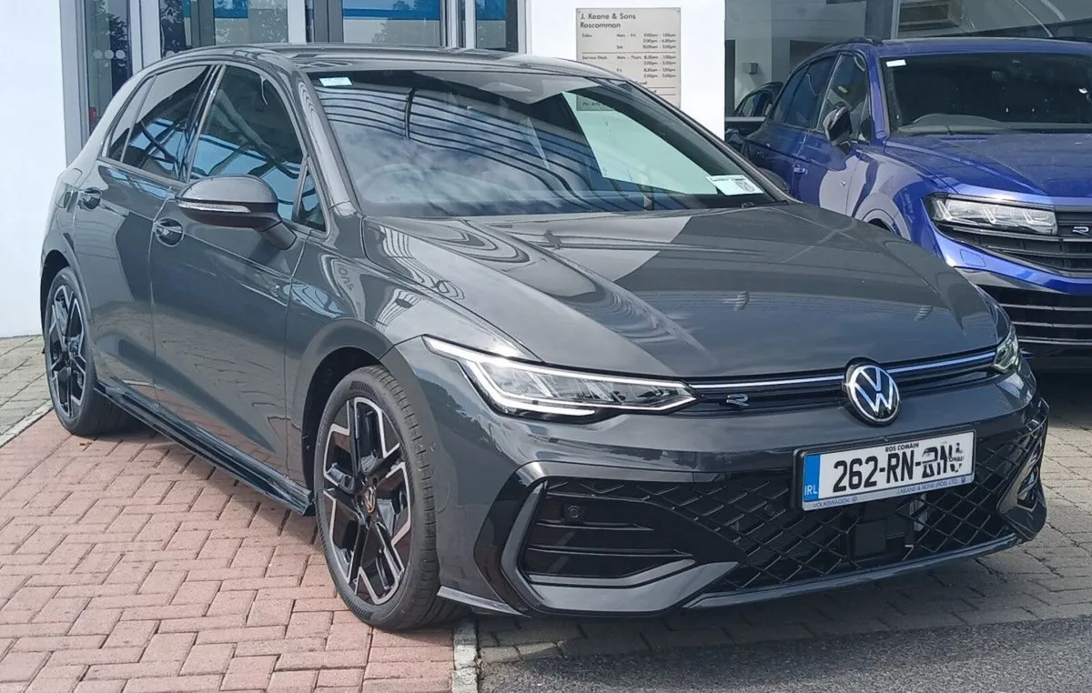 Volkswagen Golf R-LINE 2.0 TDI 150HP **REAR VIEW C - Image 1