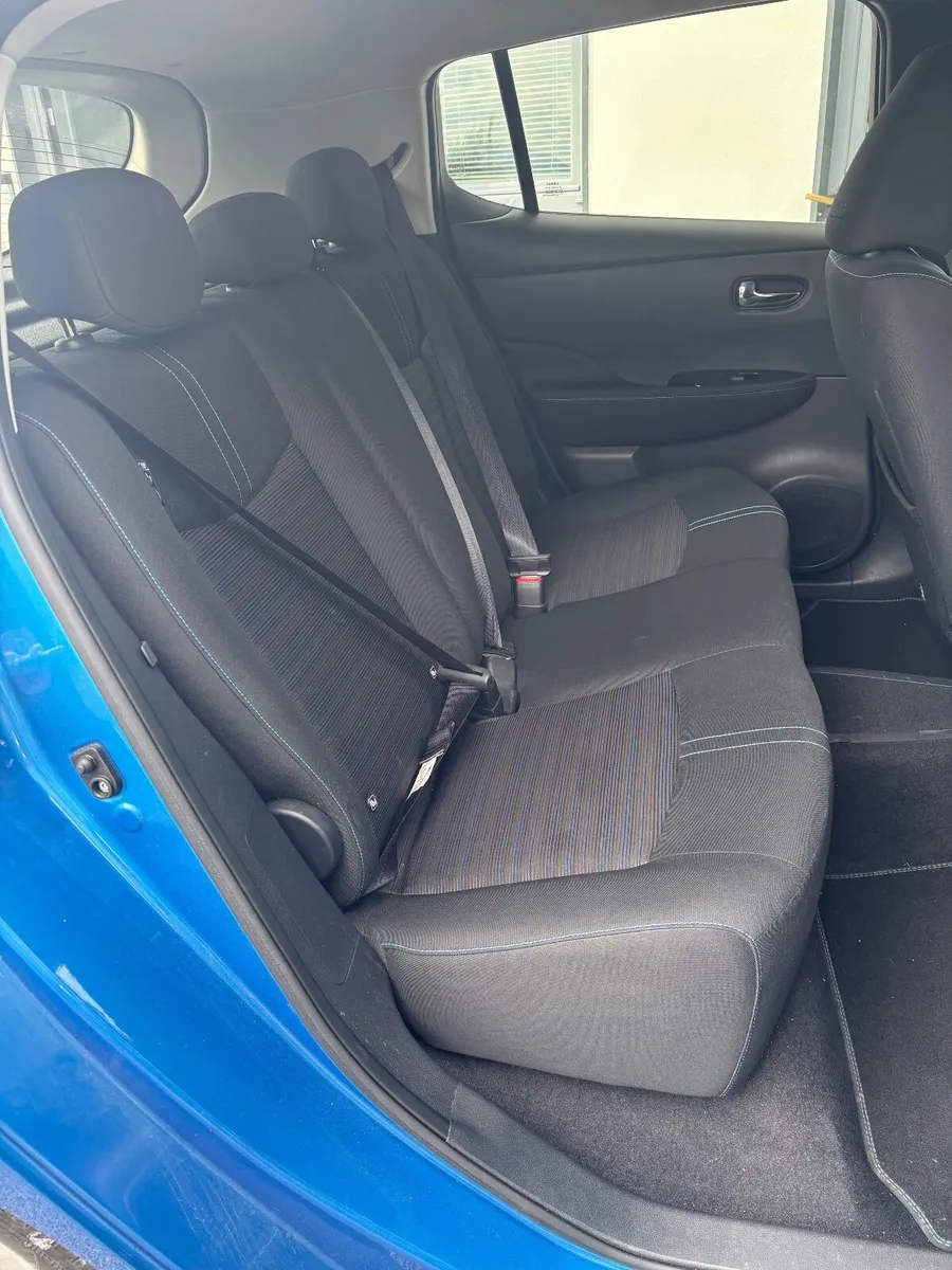 Nissan Leaf SV Premium 40kw 2021 -Low kms - Image 4