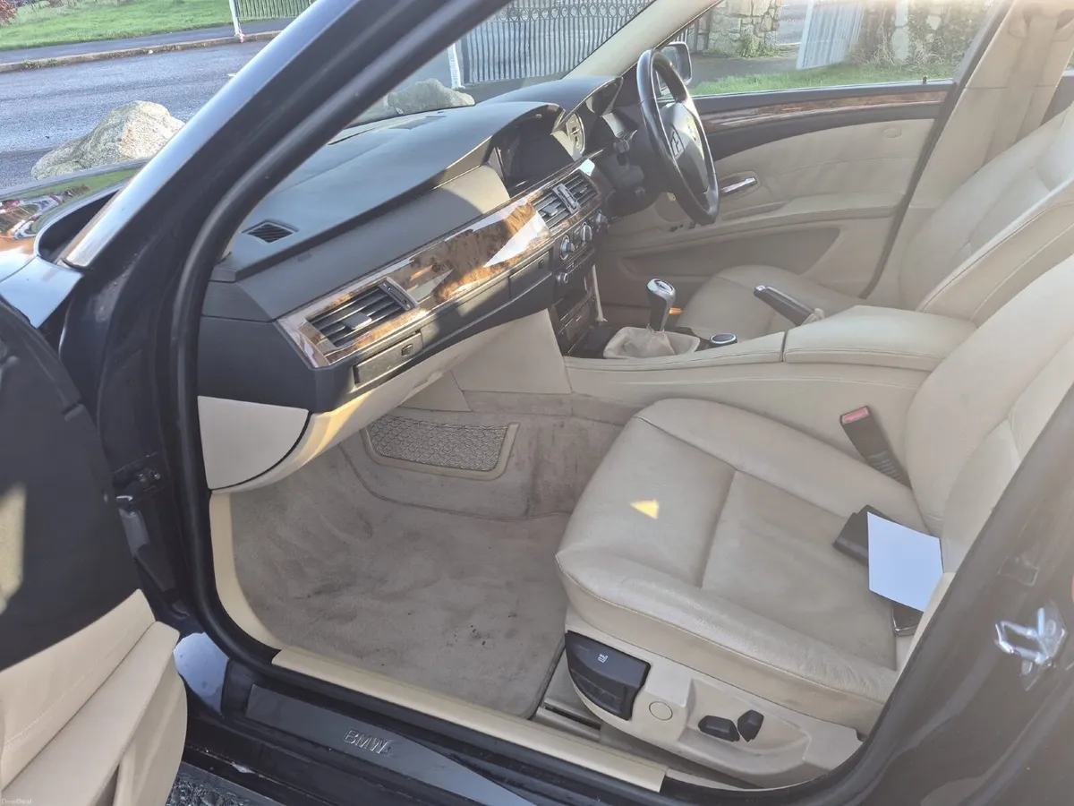BMW 5-Series 2007 - Image 2