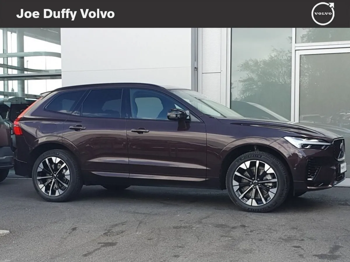 Volvo XC60 T6 AWD PHEV Plus Dark - Image 4
