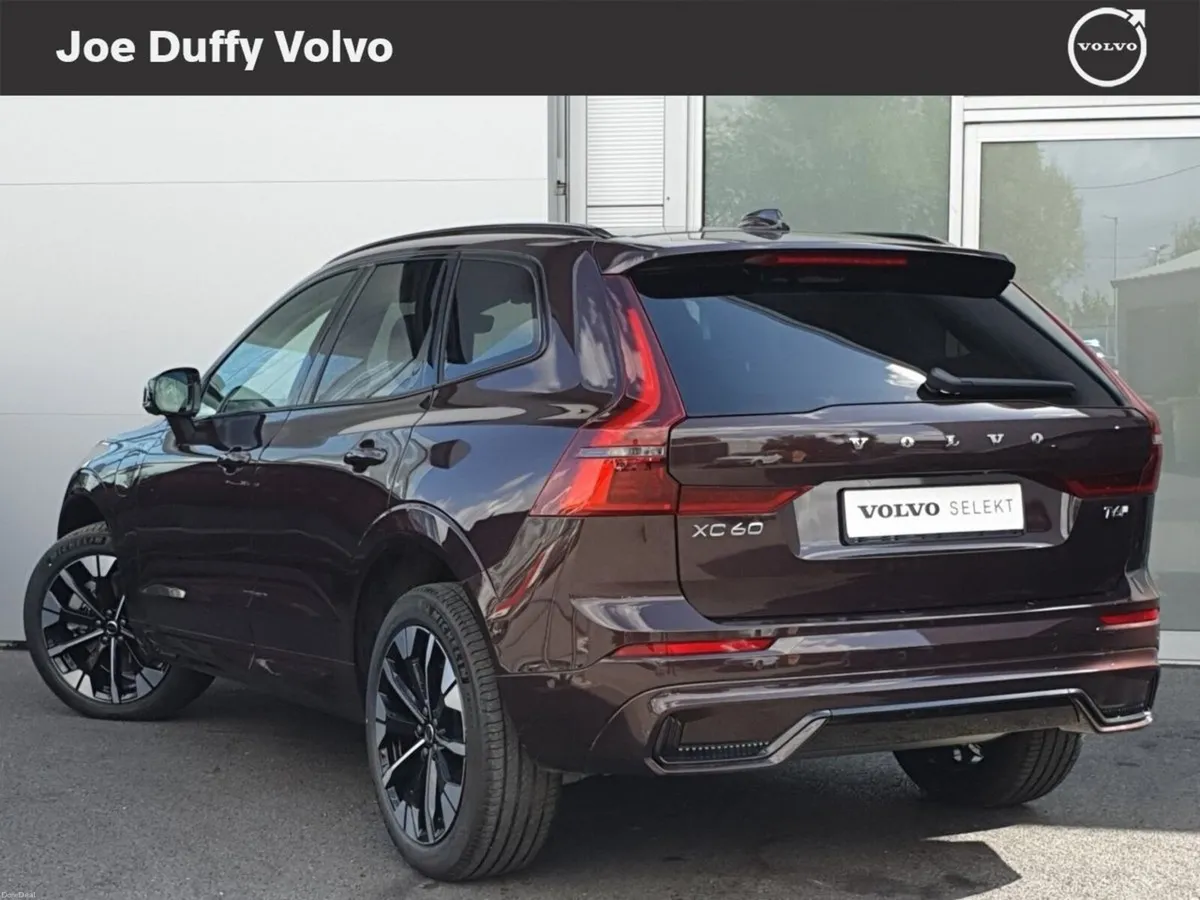 Volvo XC60 T6 AWD PHEV Plus Dark - Image 2