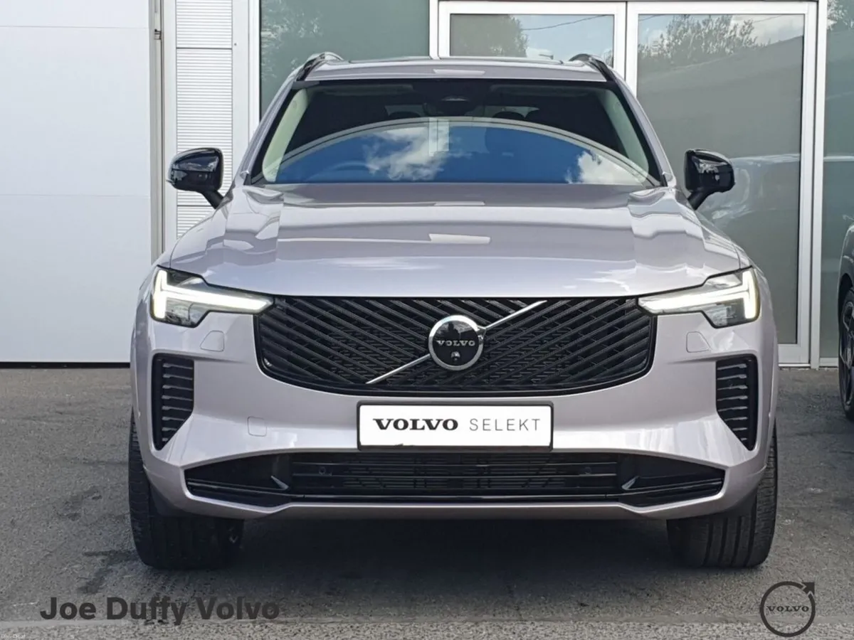 Volvo XC90 T8 PHEV AWD Plus Dark - Image 6