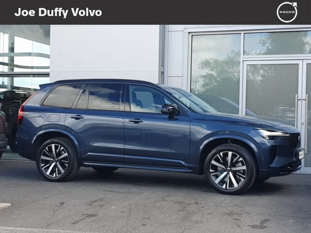 Volvo XC90 T8 PHEV AWD Plus Dark - Image 4