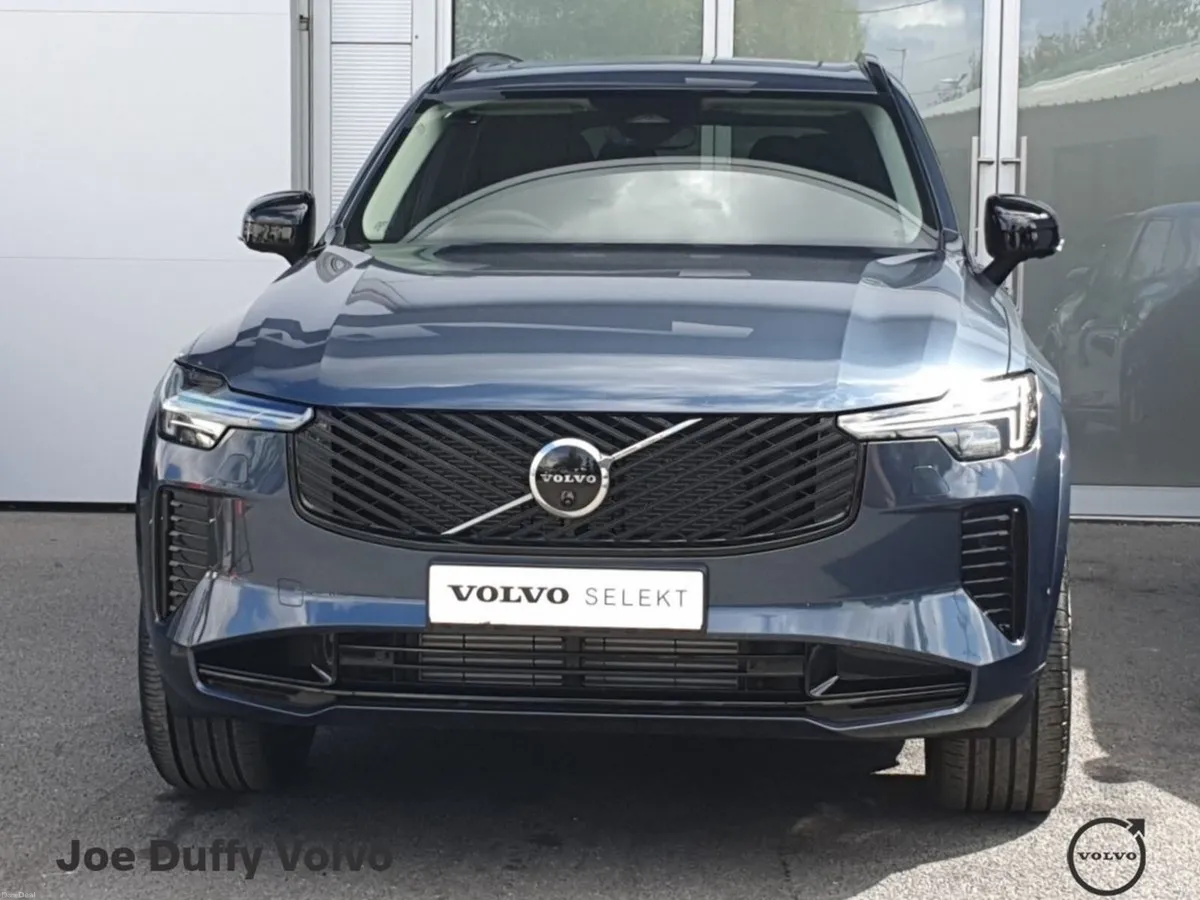 Volvo XC90 T8 PHEV AWD Plus Dark - Image 6