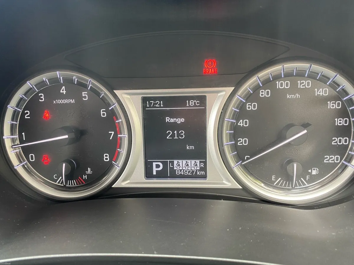 Suzuki Vitara SUV - Image 6
