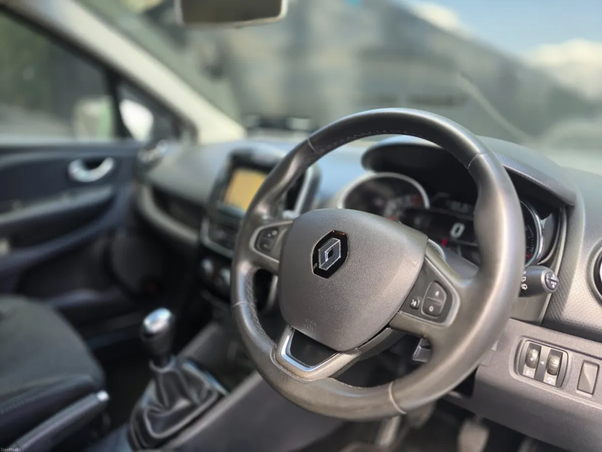 Renault Clio IV DYNAMIQUE NAV TCE - Image 2