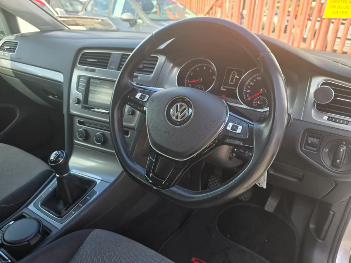 Volkswagen Golf TRENDLINE 1.2 TSI MANUAL 6SPEED FW - Image 6