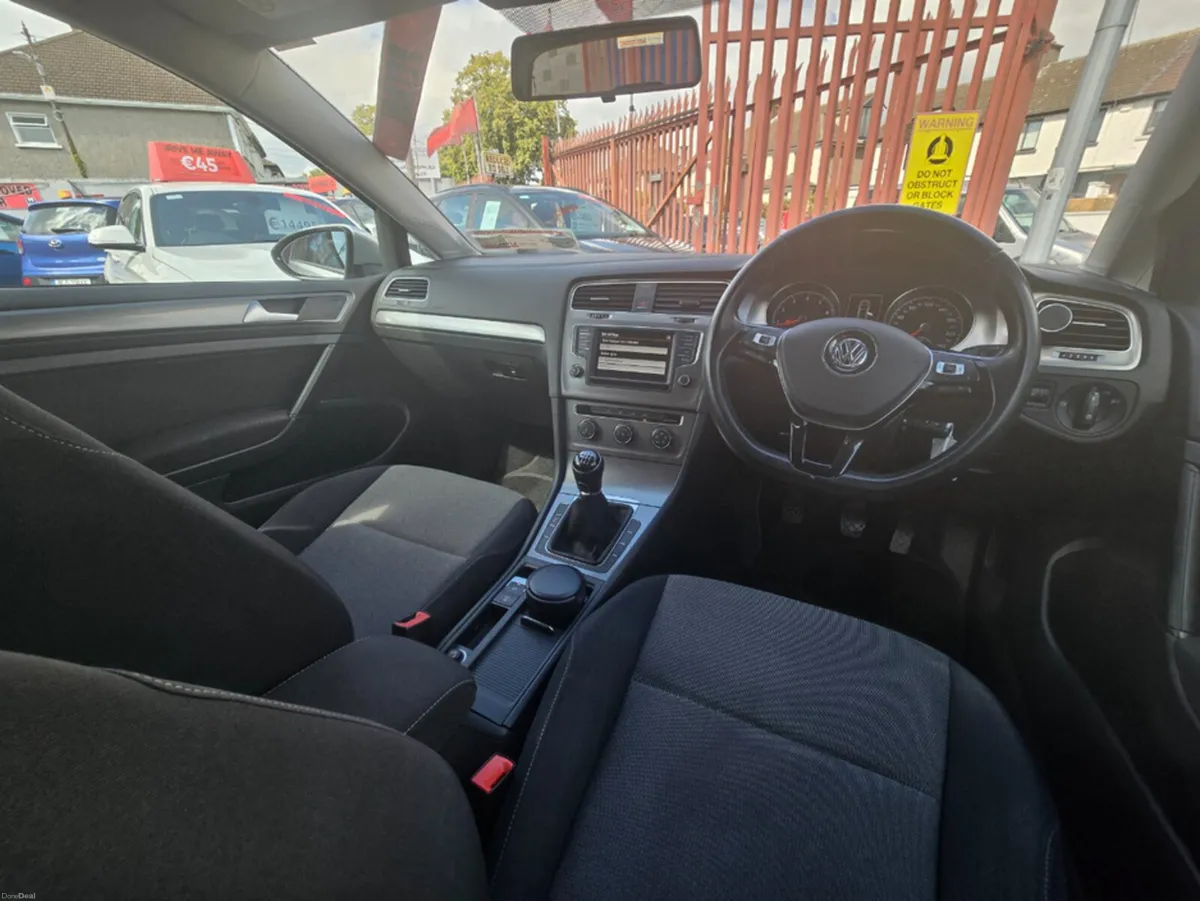 Volkswagen Golf TRENDLINE 1.2 TSI MANUAL 6SPEED FW - Image 5