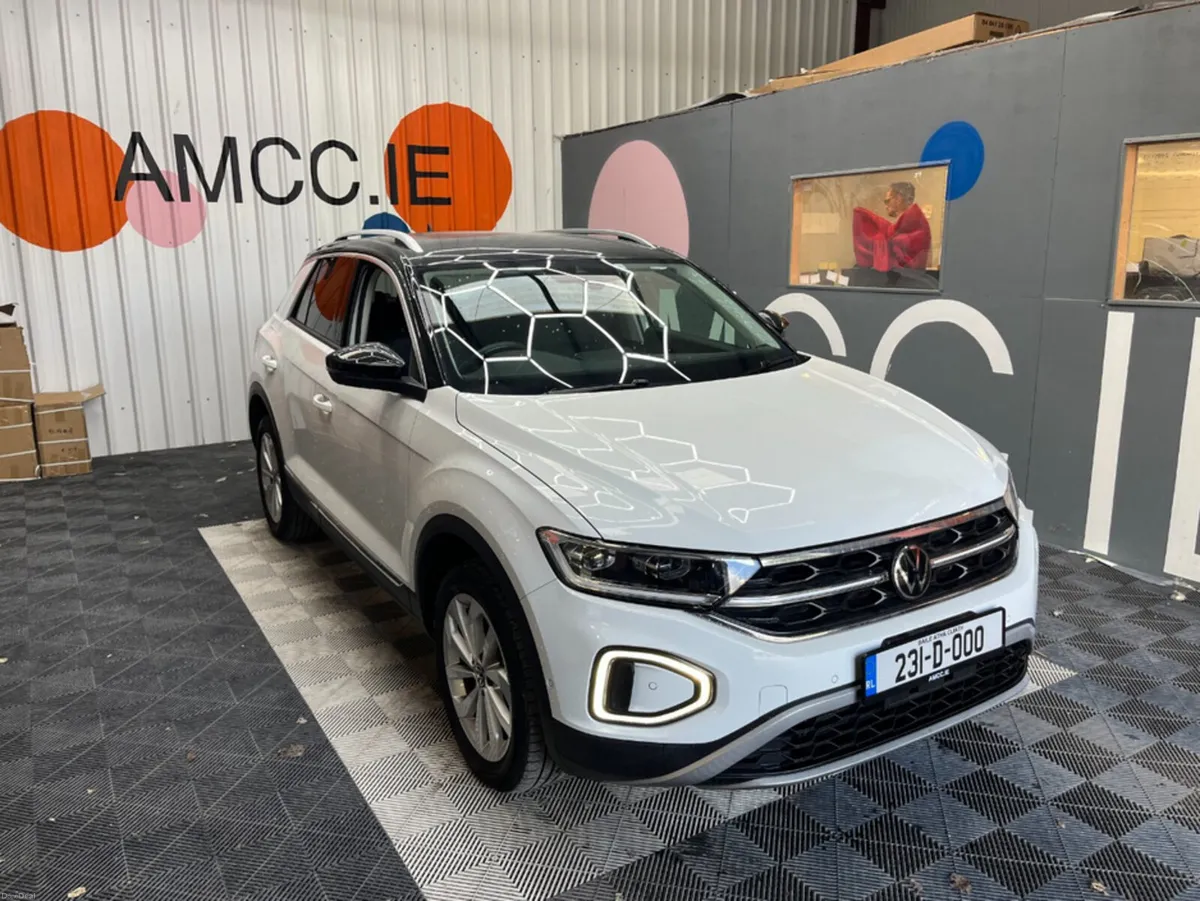 Volkswagen T-Roc 2023 VOLKSWAGEN T-ROC 2.0 AUTOMAT - Image 1