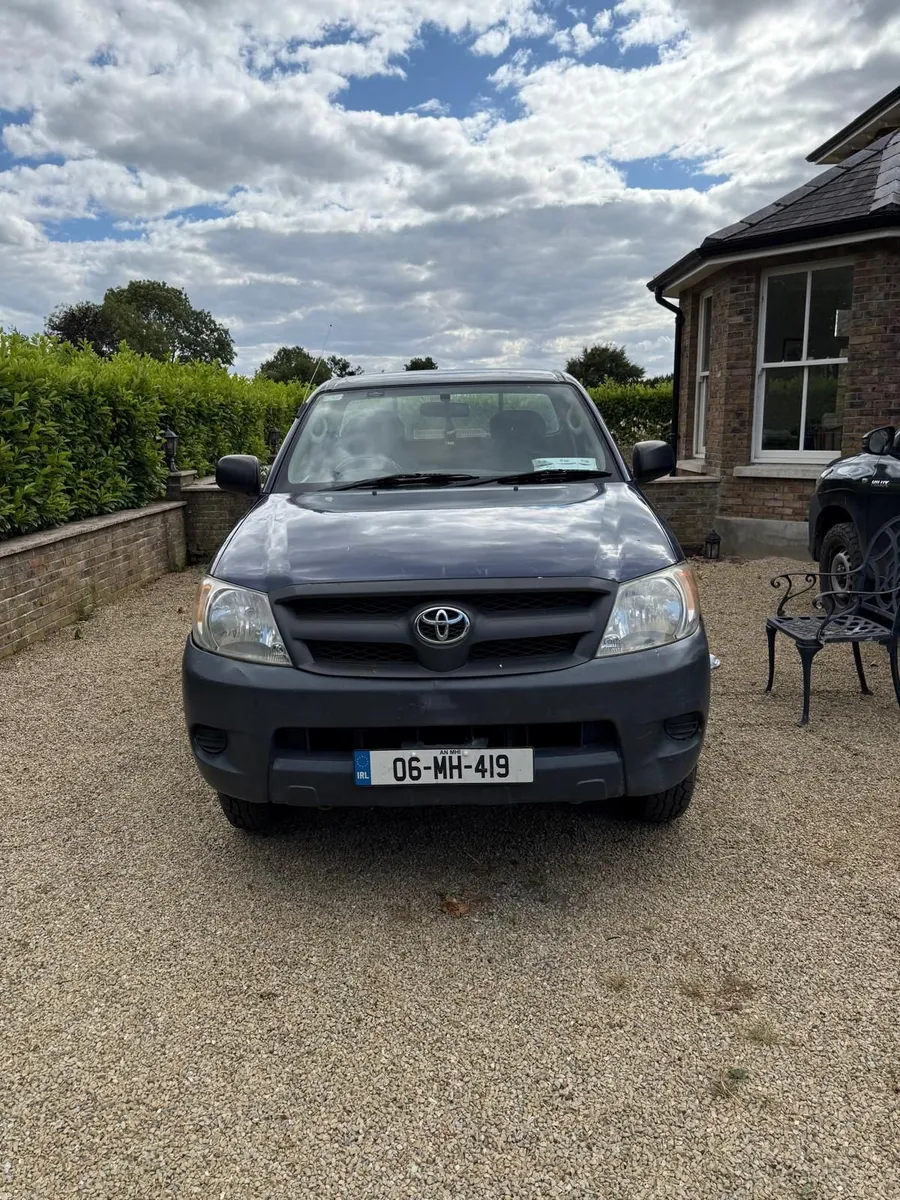 Toyota Hilux 2006 - Image 1