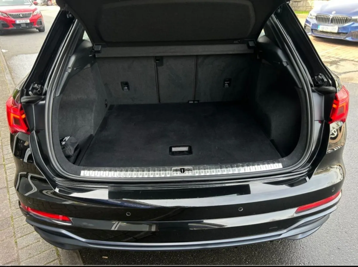 Audi Q3 2019 - Image 4