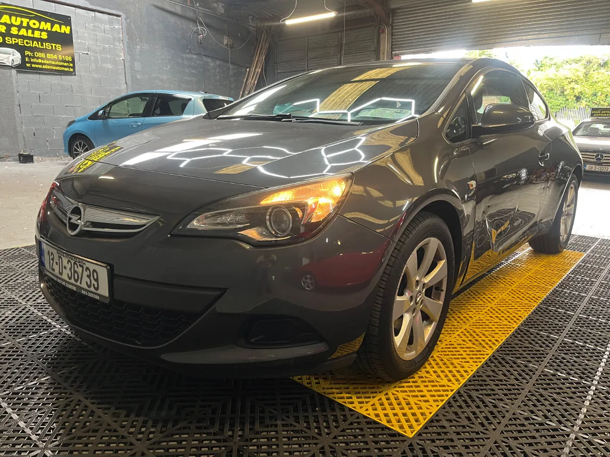 Opel Astra 2012 - Image 2