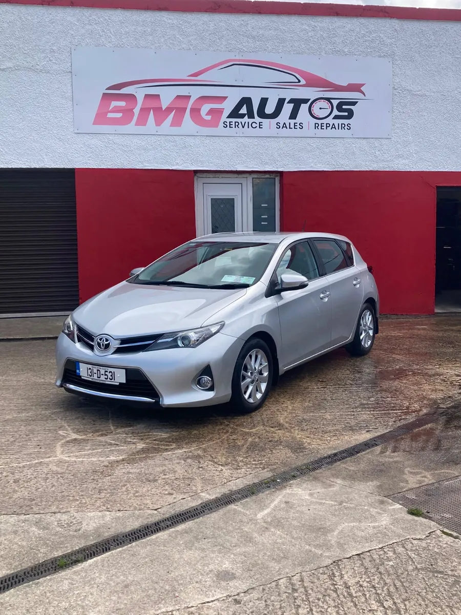 Toyota Auris 2013 low ks free delivery - Image 1