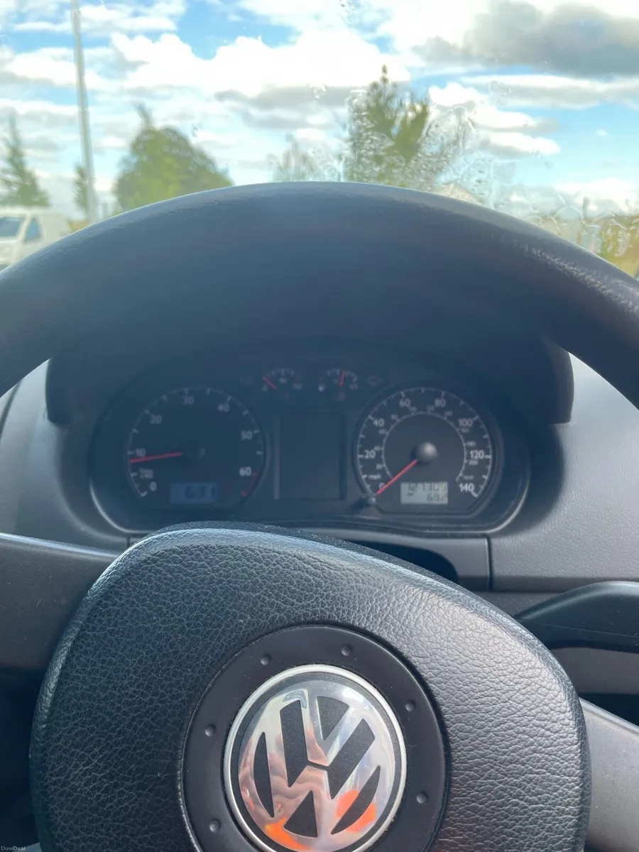 Volkswagen polo - Image 4