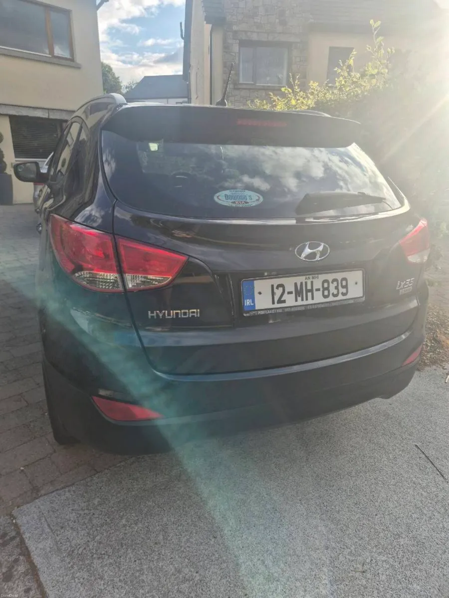 Car - Image 1